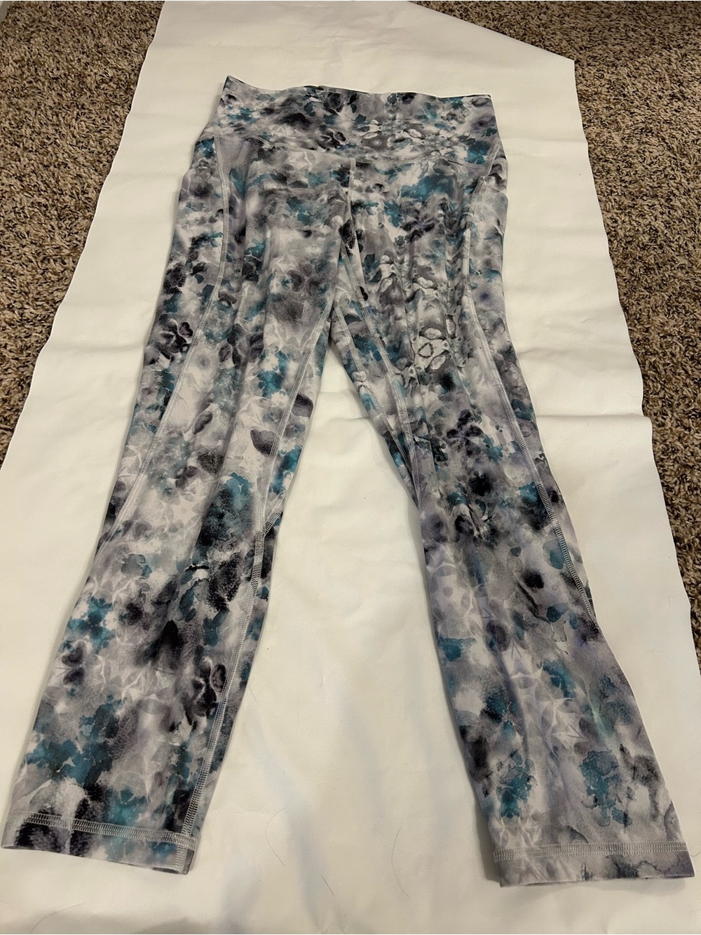 lululemon athletica Printed Leggings in Teal and Gray Floral Wash